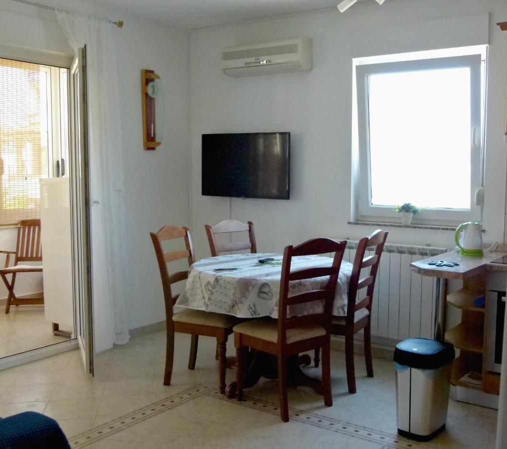Apartmani Marija 메덜린 외부 사진