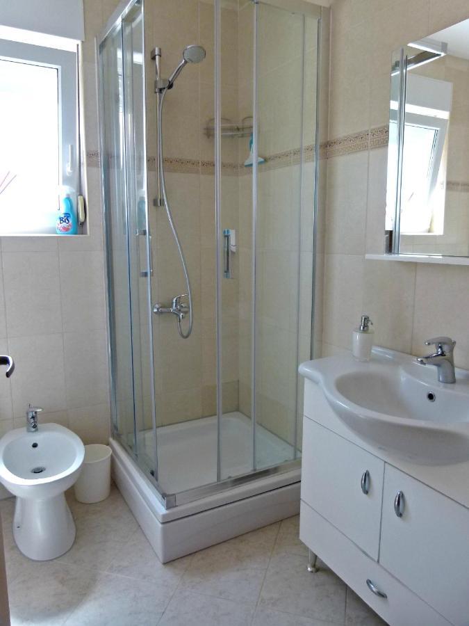 Apartmani Marija 메덜린 외부 사진